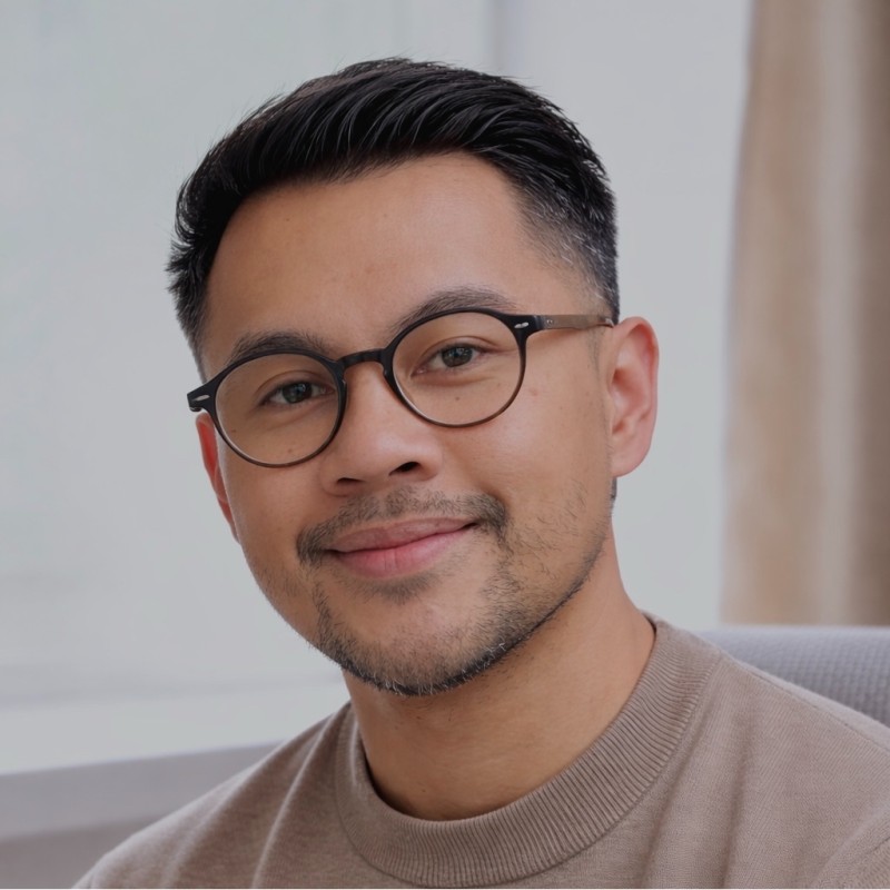 Alenn Rebolledo, founder of Lily